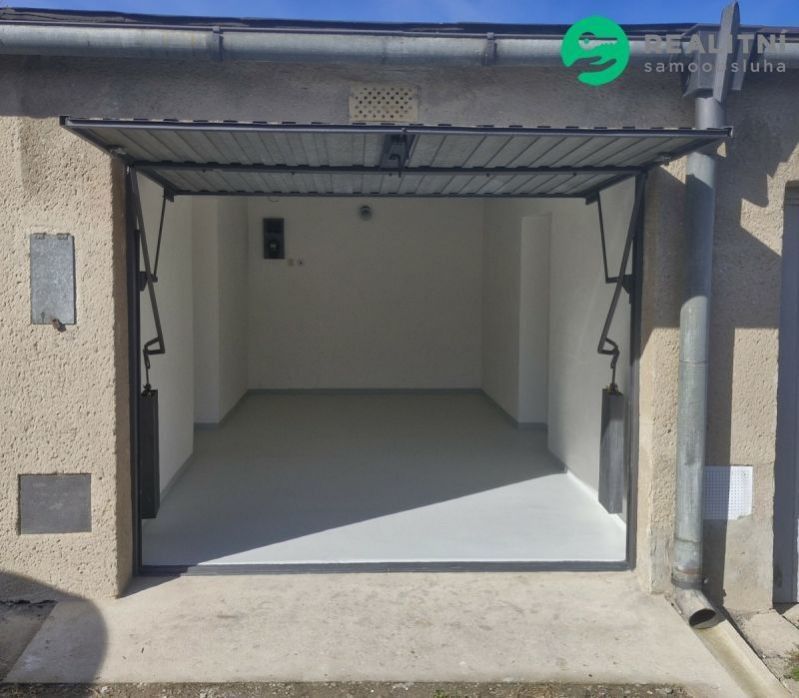 Garáže, Mařákova, Litomyšl, 18 m²