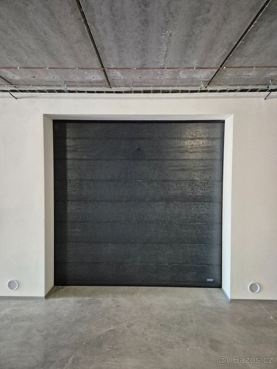 Garáže, Moravské Budějovice, 676 02