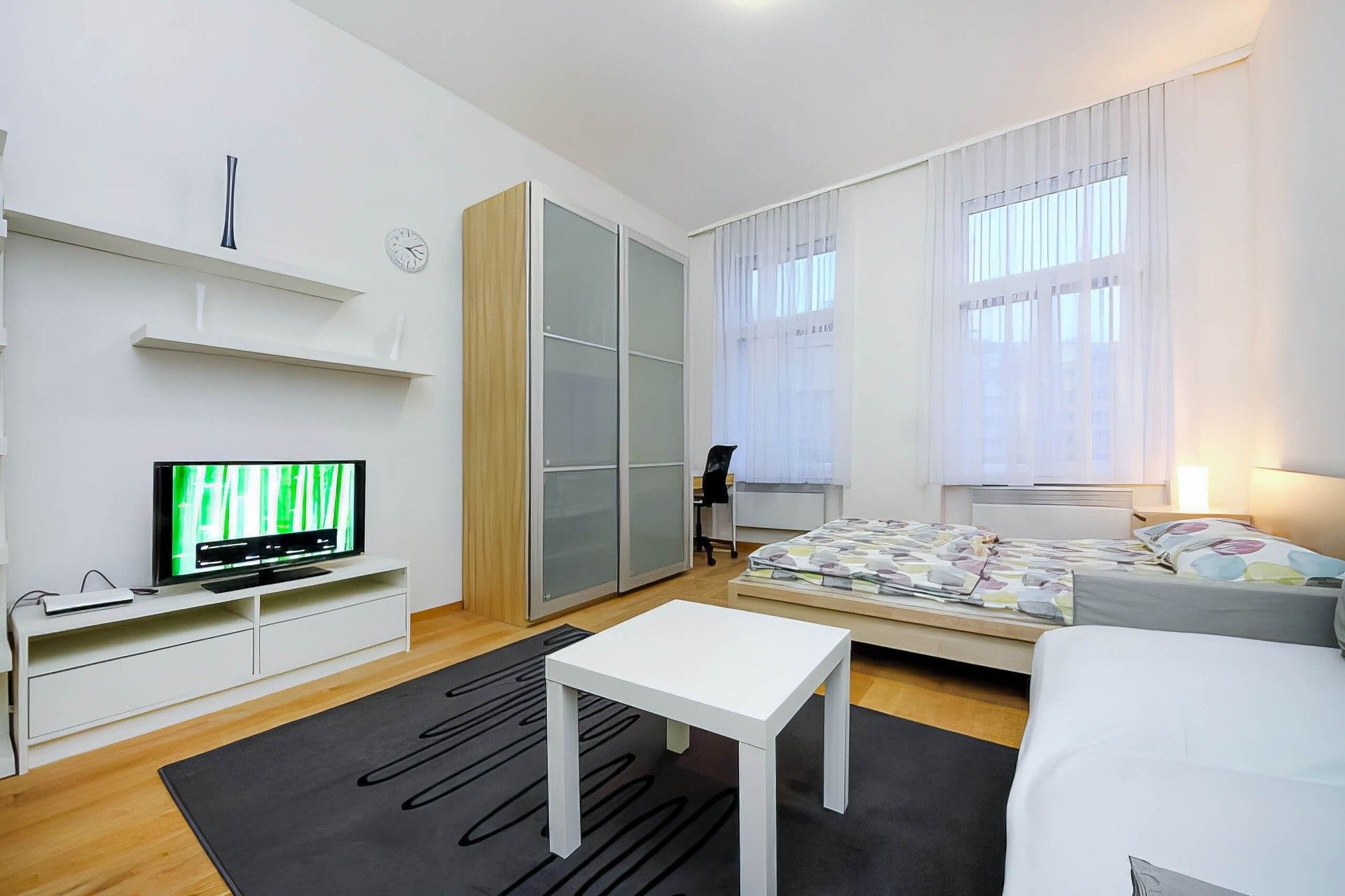 Prodej byt 1+1 - Plzeňská, Praha, 29 m²