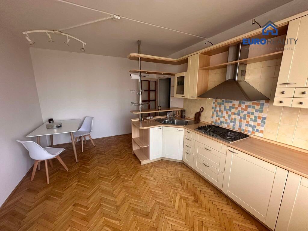 Pronájem byt 2+1 - Plešivecká, Karlovy Vary, 57 m²