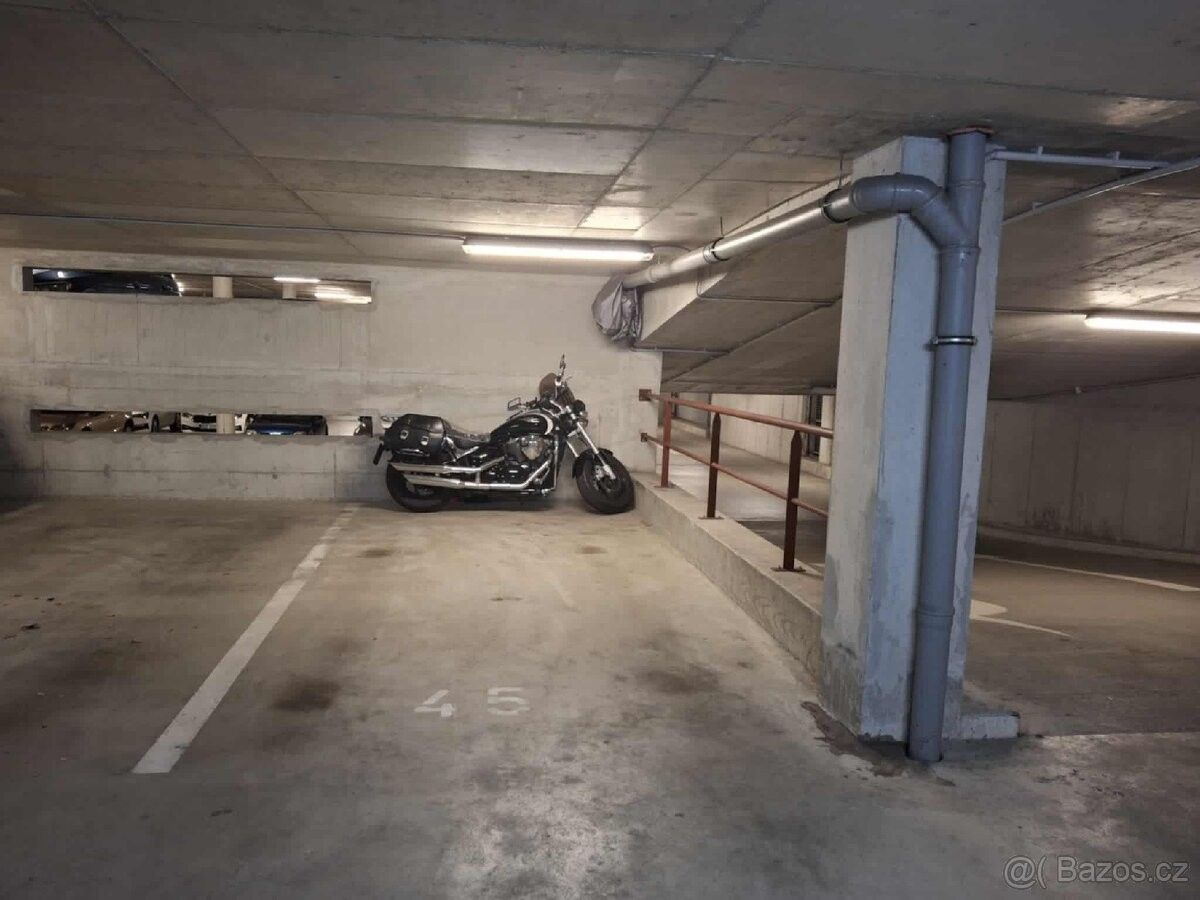 Garáže, Praha, 109 00