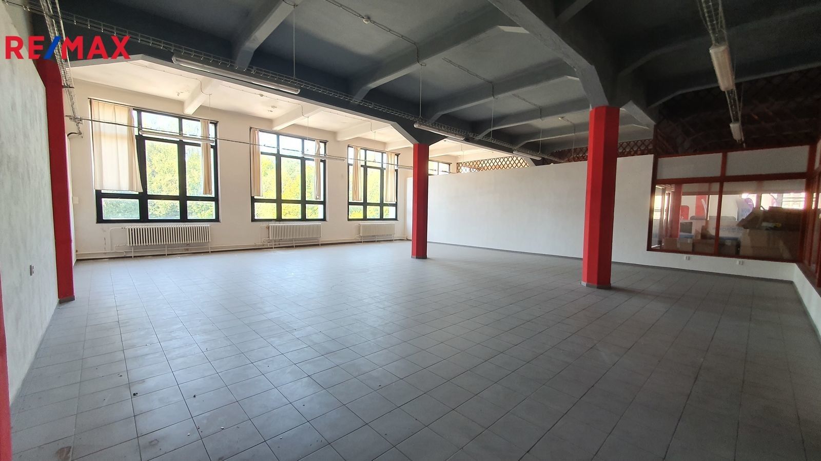 Pronájem obchodní prostory - Křemešnická, Pelhřimov, 168 m²