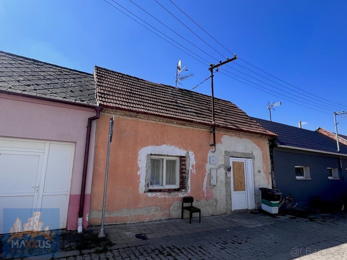 Rodinné domy, Ostrožská Nová Ves, 687 22