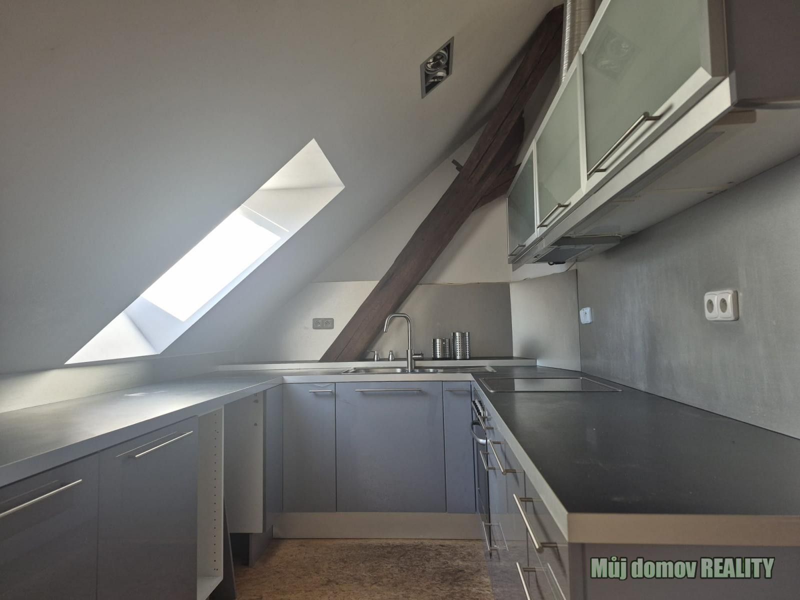 2+kk, K Tuchoměřicům, Praha, 86 m²