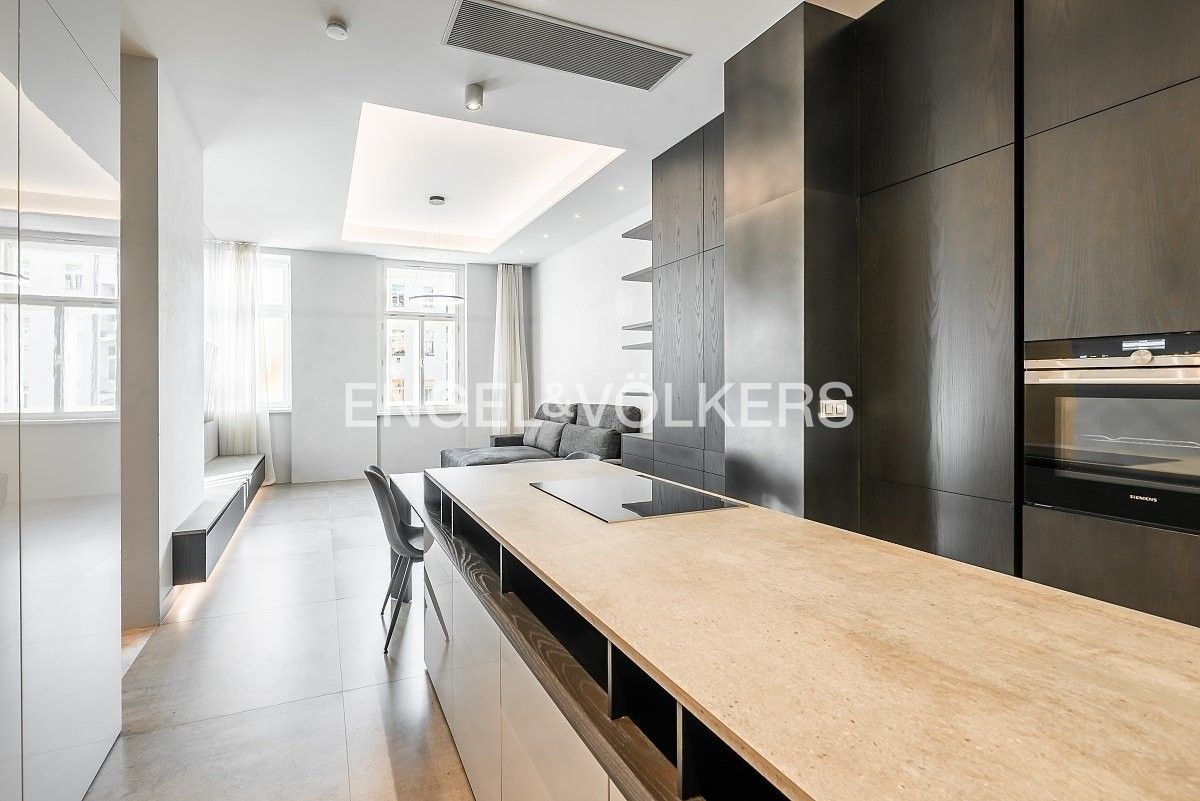 3+kk, Mánesova, Praha, 79 m²