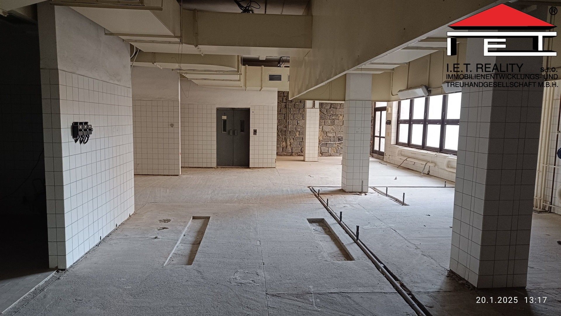 Sklady, Vítkovická, Ostrava, 409 m²