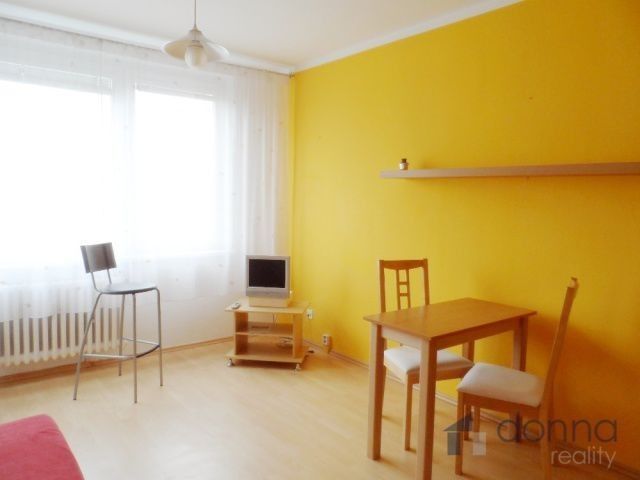 Pronájem byt 1+kk - Mazurská, Praha, 30 m²