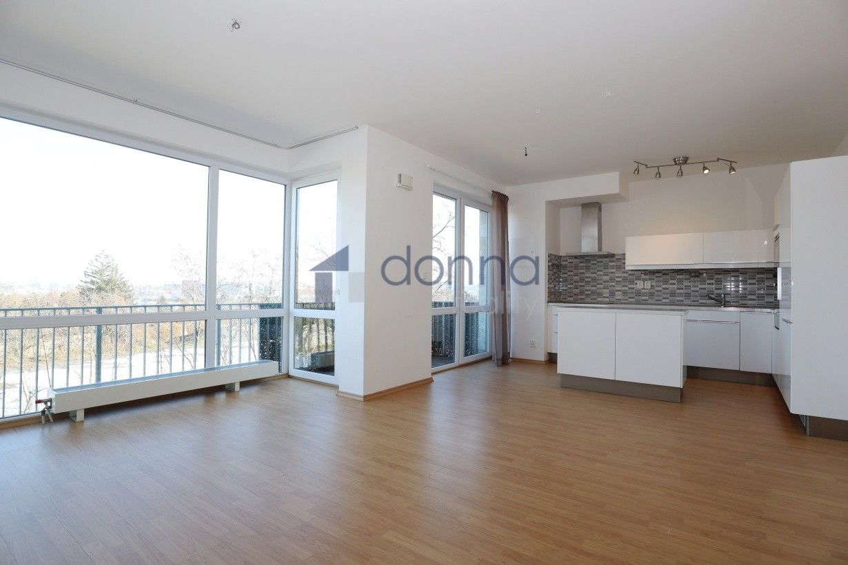 2+kk, Moskevská, Praha, 60 m²