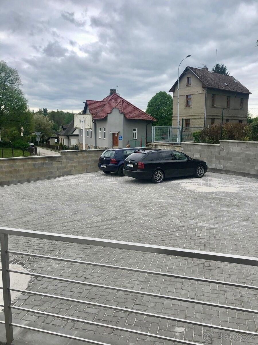 Garáže, Bačkov, 582 91