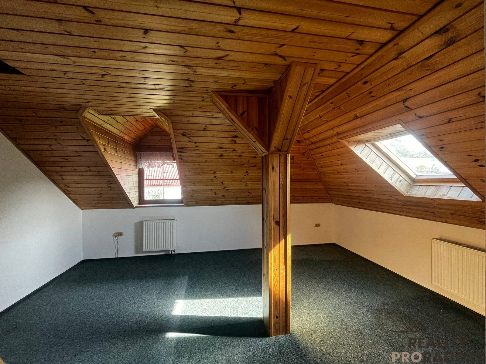 Ostatní, Podhradní Lhota, 350 m²