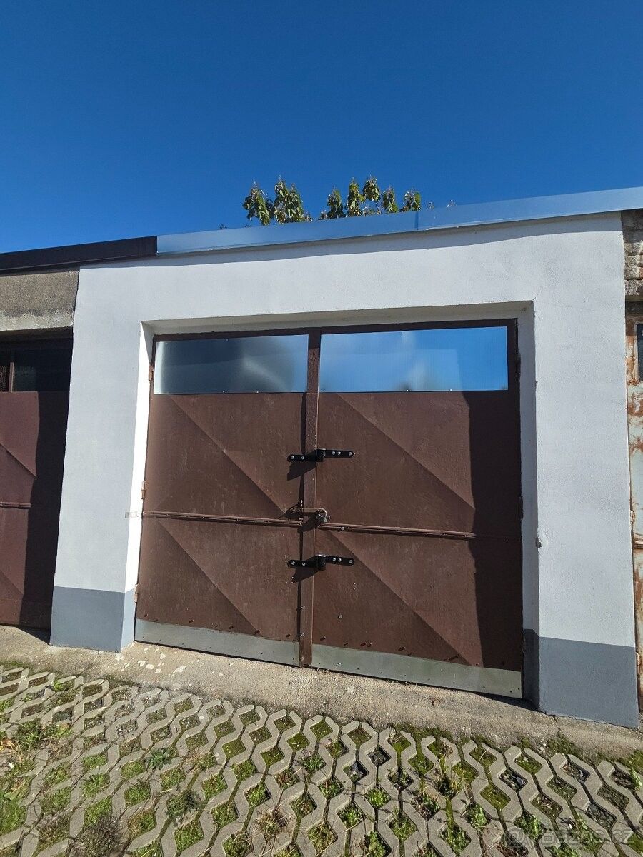 Garáže, Praha, 196 00