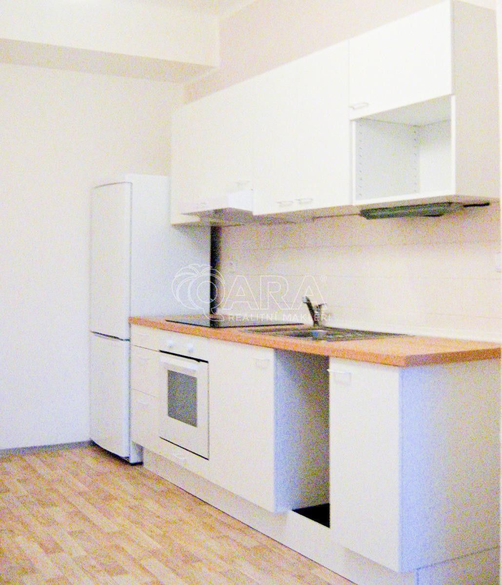 2+kk, Kmochova, Praha, 47 m²