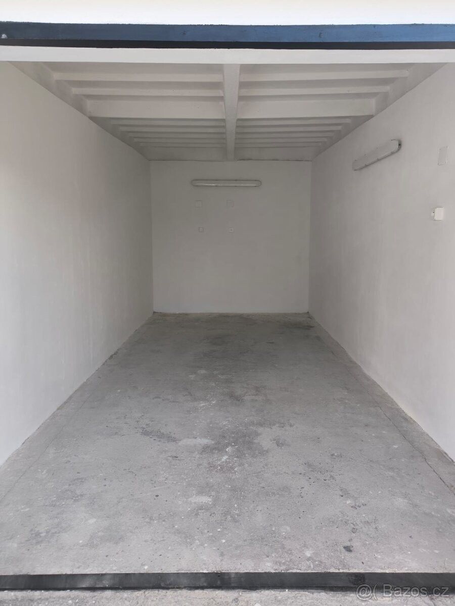 Garáže, Klíny, 436 01