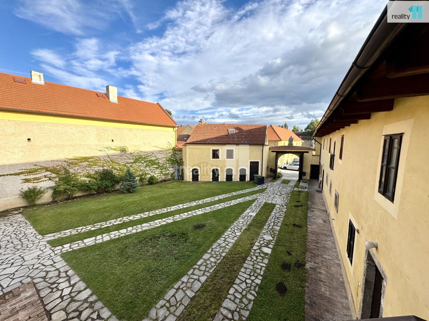 Výrobní prostory, Pražská, Dobrovíz, 1 027 m²