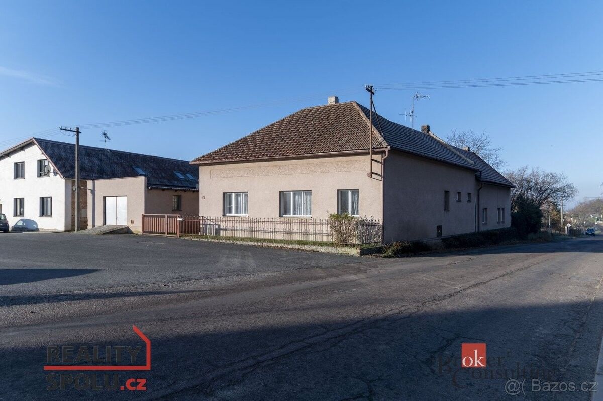 Rodinné domy, Uhersko, 533 73