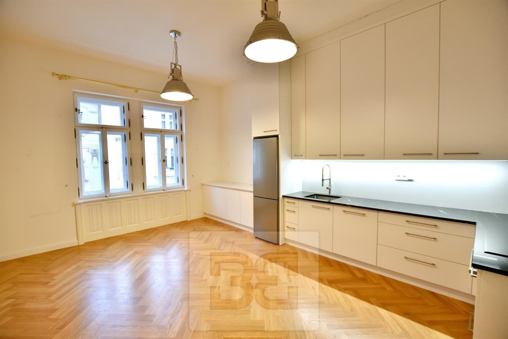 3+kk, Dittrichova, Praha, 87 m²