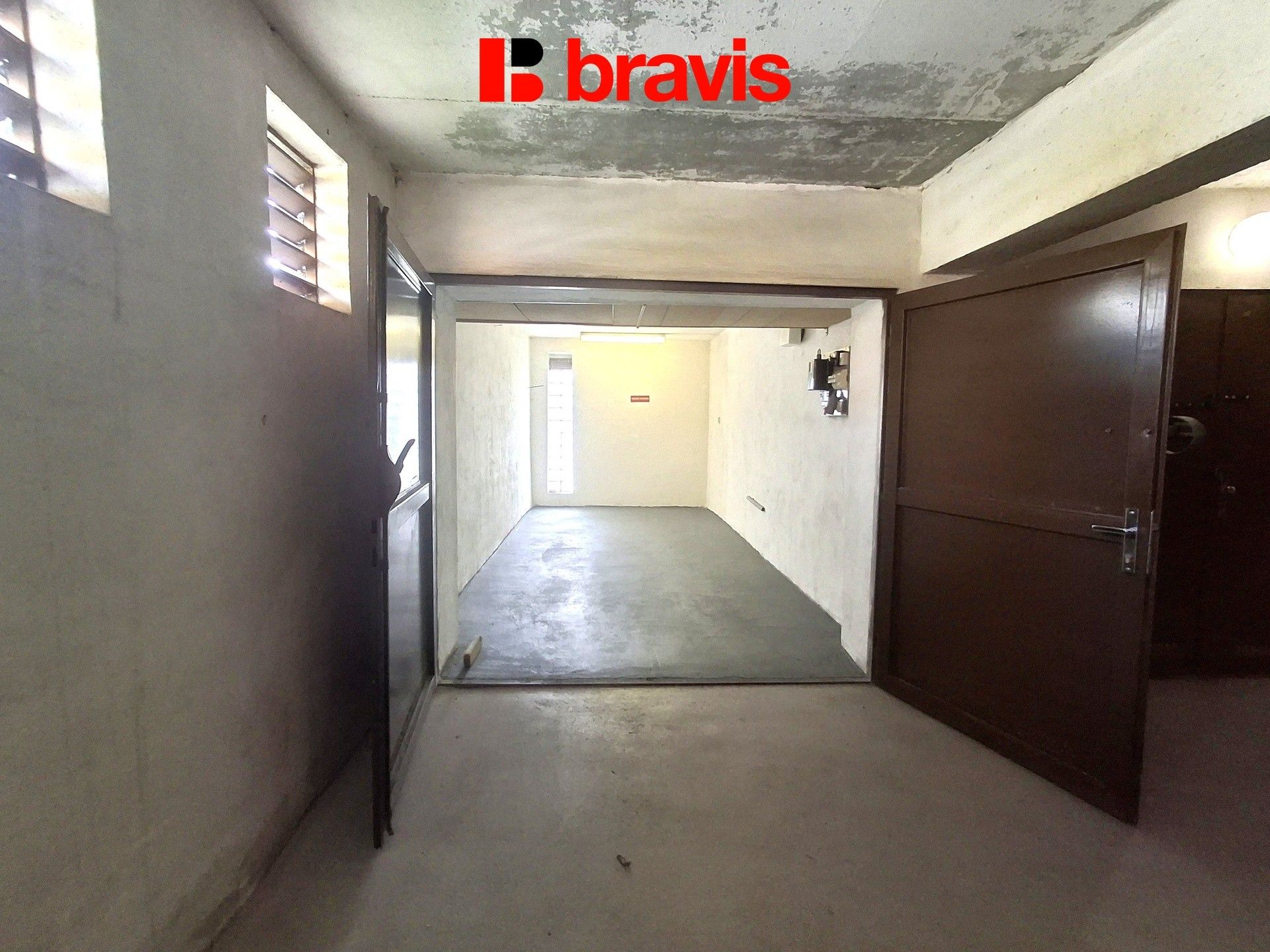 Garáže, Žarošická, Brno, 20 m²