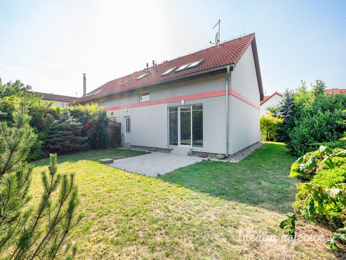 Pronájem rodinný dům - Kemrova, Praha, 141 m²