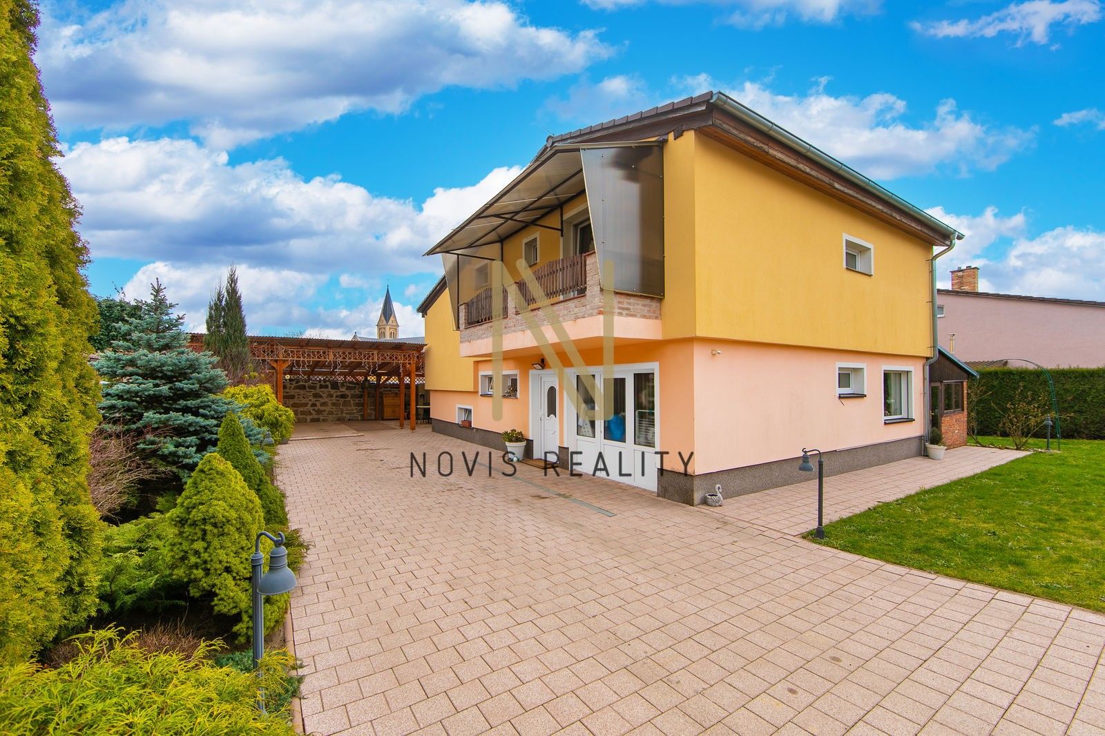 Prodej dům - Na Vršku, Úherce, 206 m²