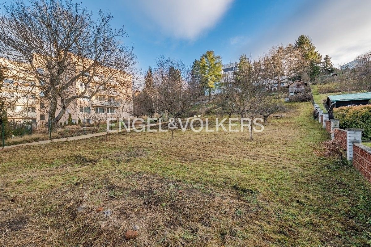 Pozemky pro bydlení, Na dlážděnce, Praha