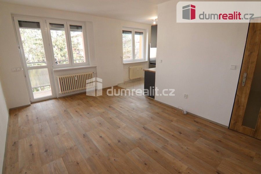 Pronájem byt 1+kk - Mojmírova, Uherské Hradiště, 36 m²