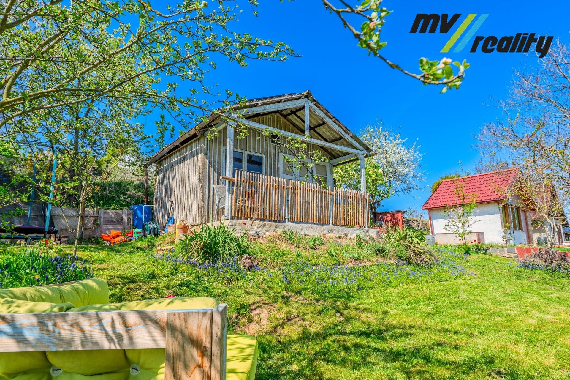 Chaty, Mikovice, Kralupy nad Vltavou, 18 m²