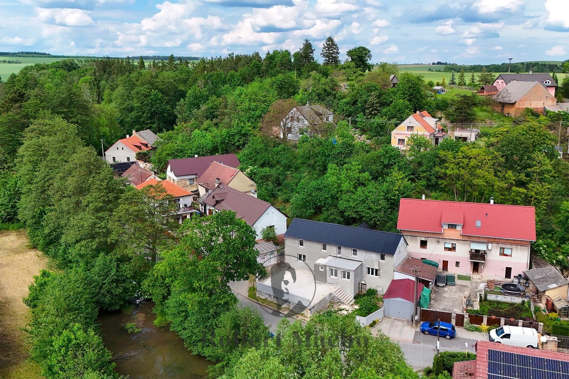 Prodej dům - Panoší Újezd, 260 m²