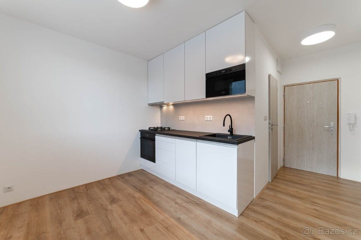 Pronájem byt 1+1 - Napajedla, 763 61, 32 m²