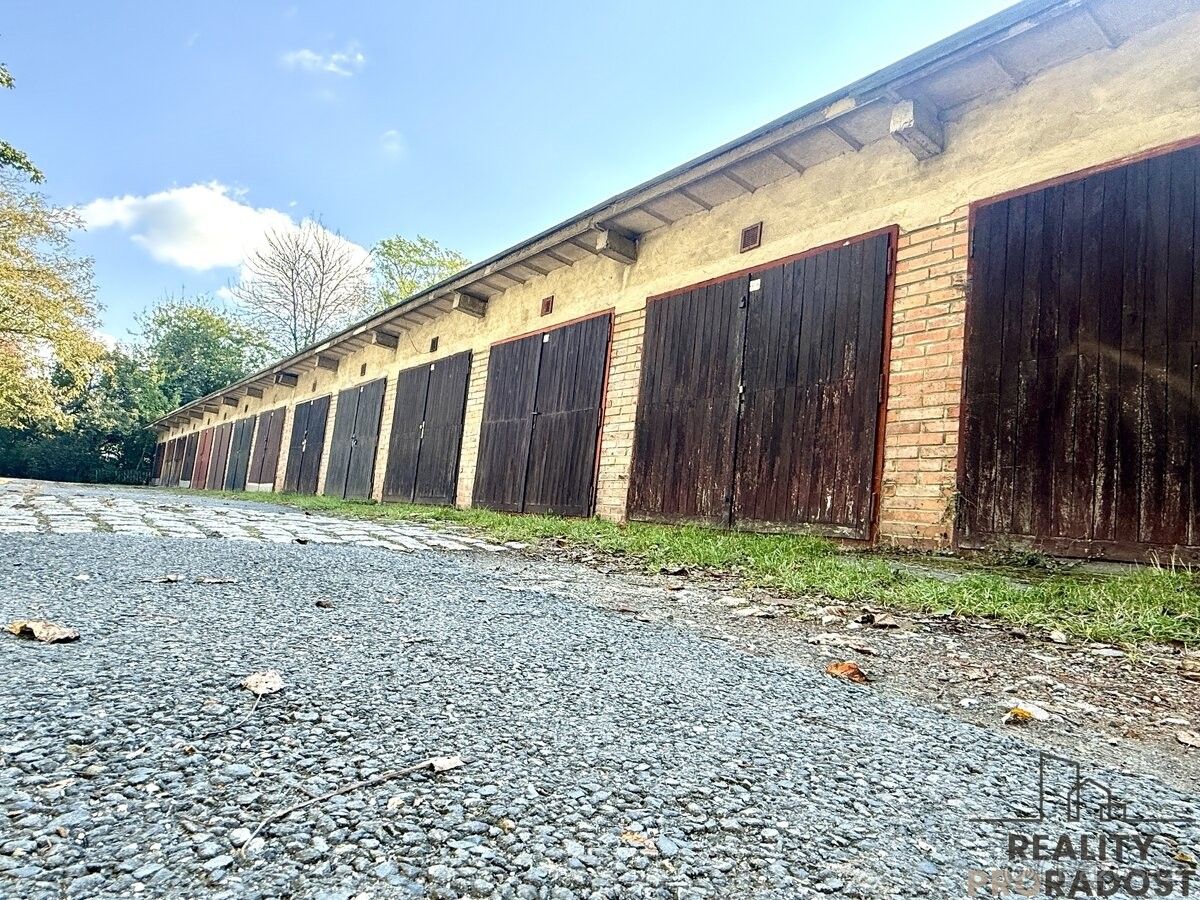 Garáže, Zlín, 760 01