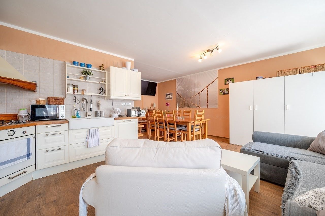 3+kk, Litvínovská, Praha, 75 m²