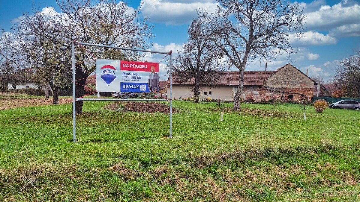 Prodej pozemek - Chroustovice, 538 63, 1 473 m²