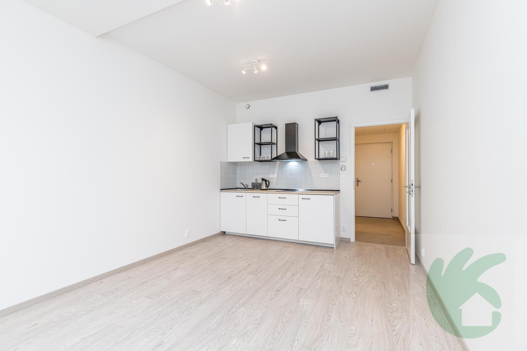 Pronájem byt 1+kk - Počernická, Praha, 26 m²