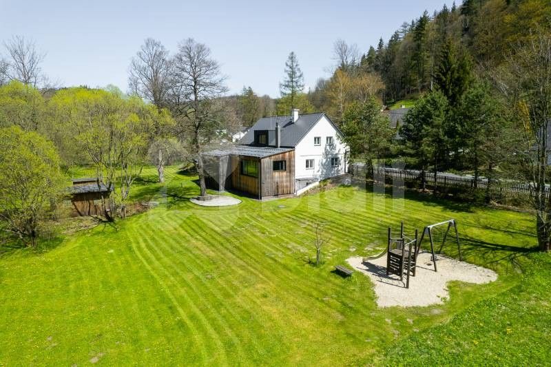 Ubytovací zařízení, Malá Morávka, 370 m²