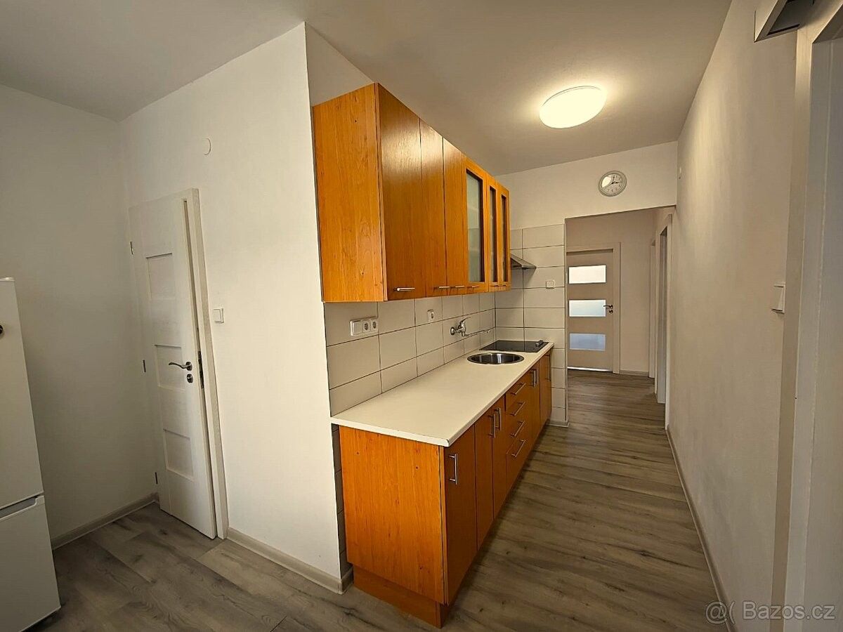 Byty, Strážnice, 696 62