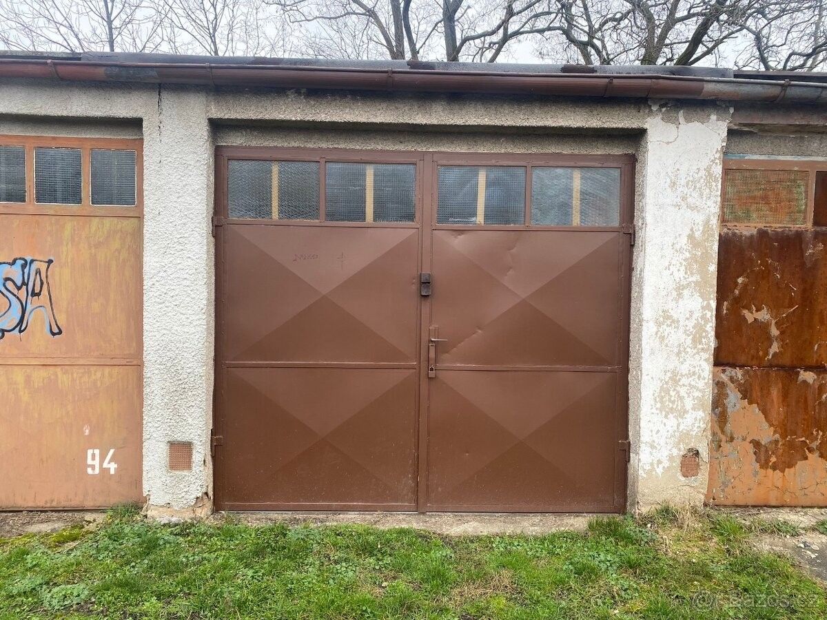 Garáže, Praha, 196 00