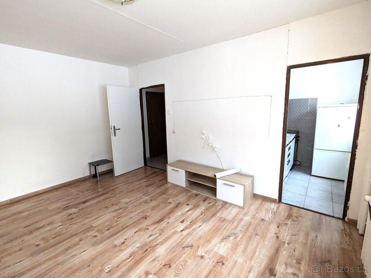 Pronájem byt - Bečov, 434 01