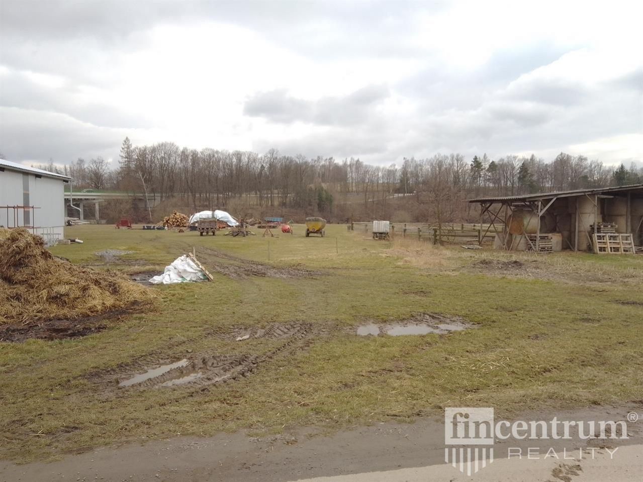 Prodej komerční pozemek - Okrouhlice, 953 m²