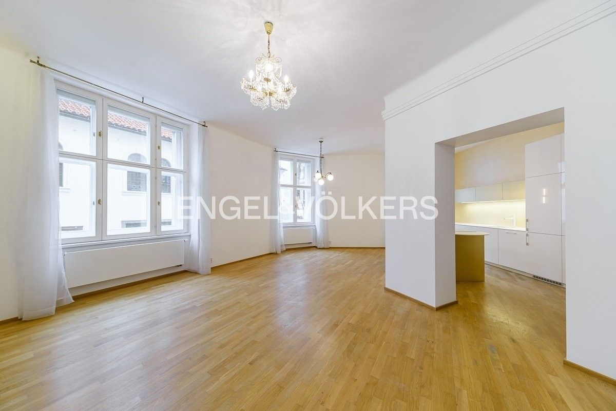 3+kk, U starého hřbitova, Praha, 137 m²