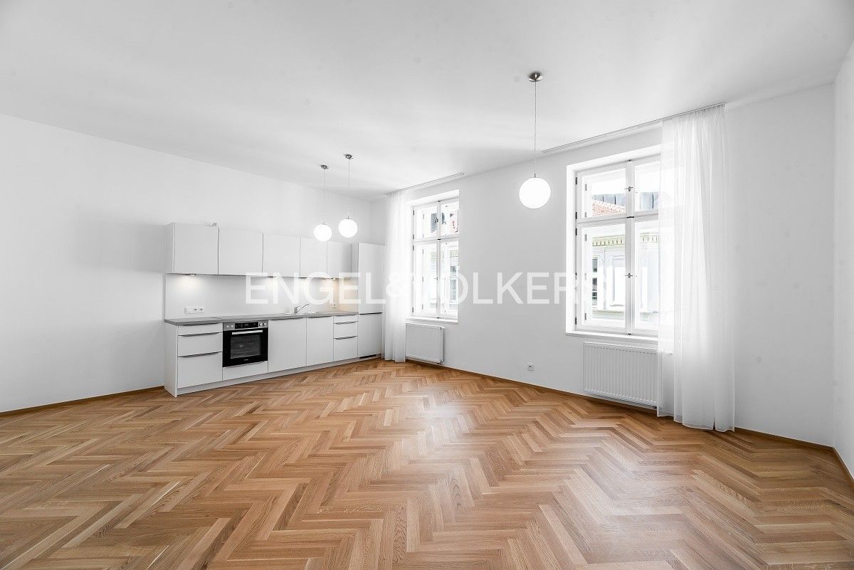 3+kk, Růžová, Praha, 87 m²