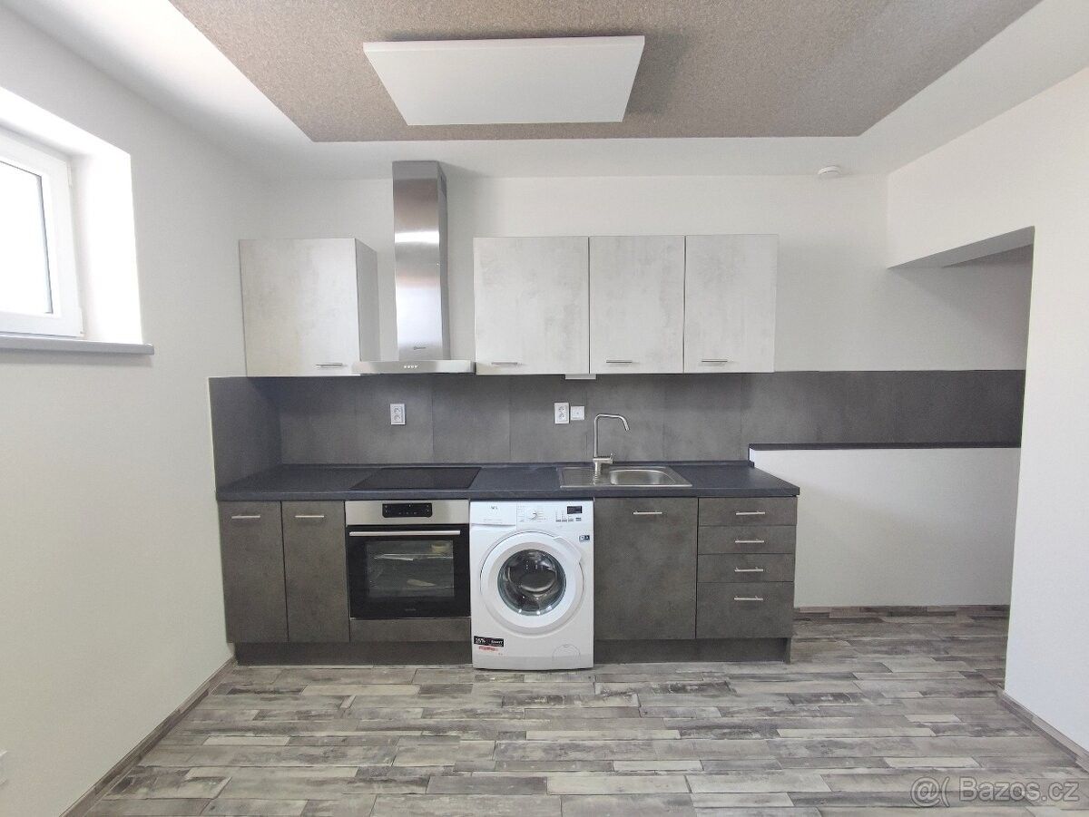 Pronájem byt 1+1 - Doksy, 472 01, 39 m²