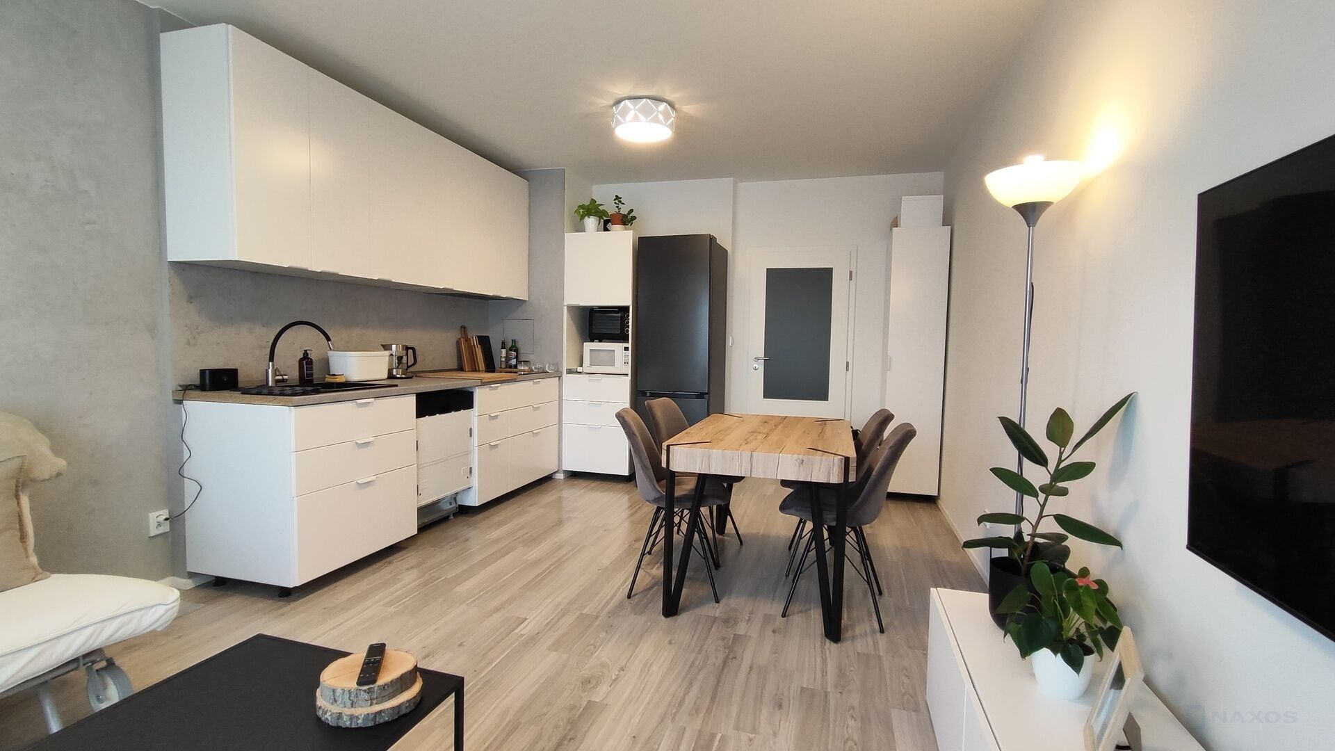 2+kk, Za černým mostem, Praha, 55 m²