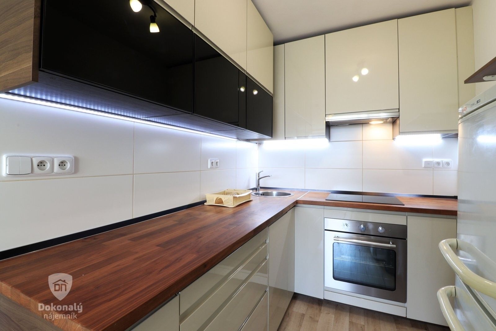 Pronájem byt 2+kk - Přecechtělova, Praha, 45 m²