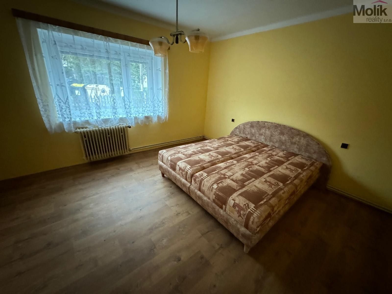 Prodej rodinný dům - Jenčice, 250 m²