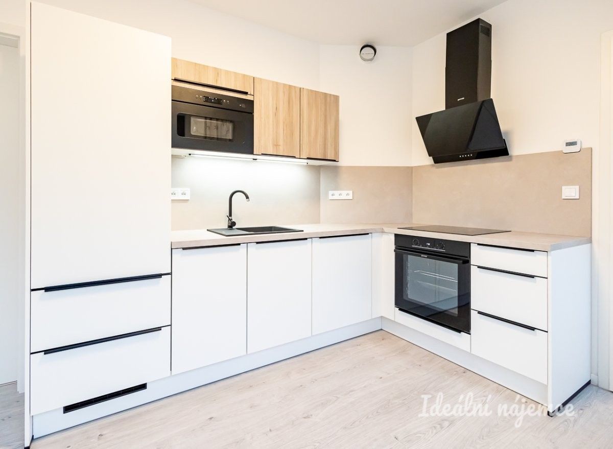 Pronájem byt 2+kk - Vysočanská, Praha, 34 m²