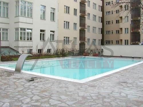 2+kk, Italská, Praha, 69 m²