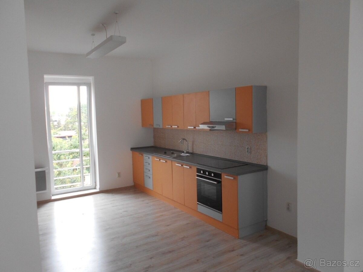 Ostatní, Louny, 440 01, 69 m²