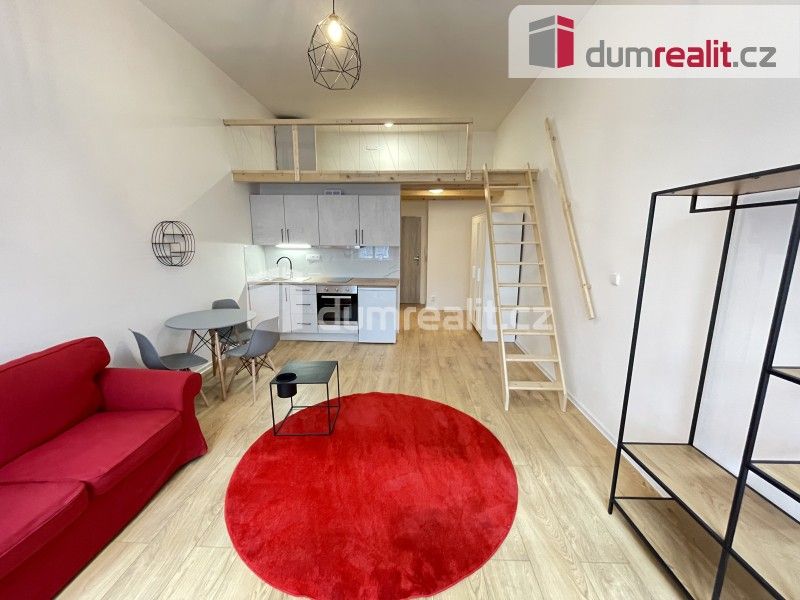 1+kk, Na Valentince, Praha, 42 m²