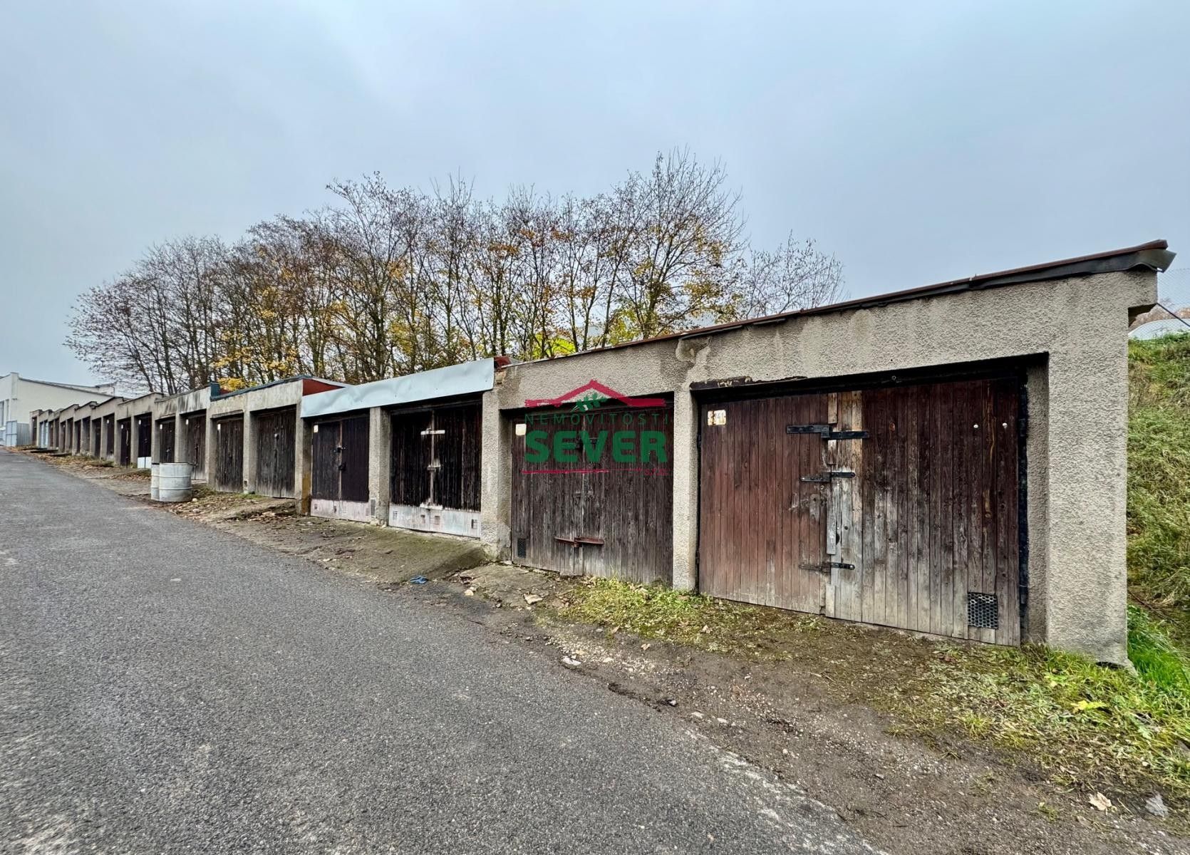 Garáže, Šikmá, Most, 19 m²