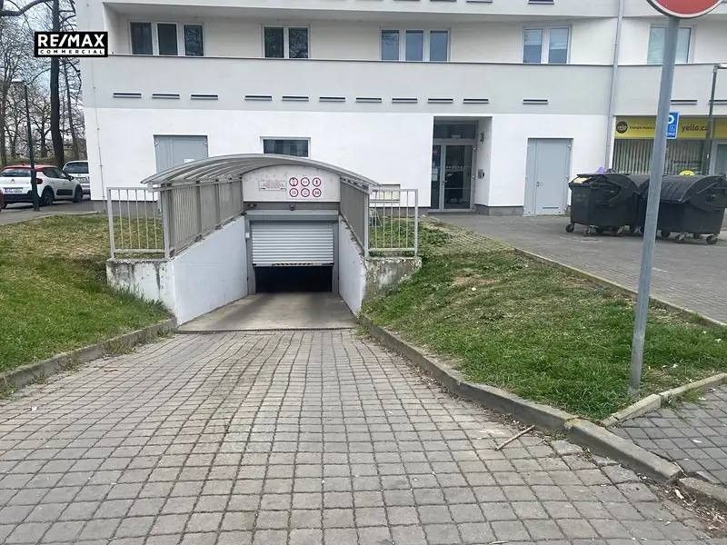 Garáže, Nymburk, 288 02