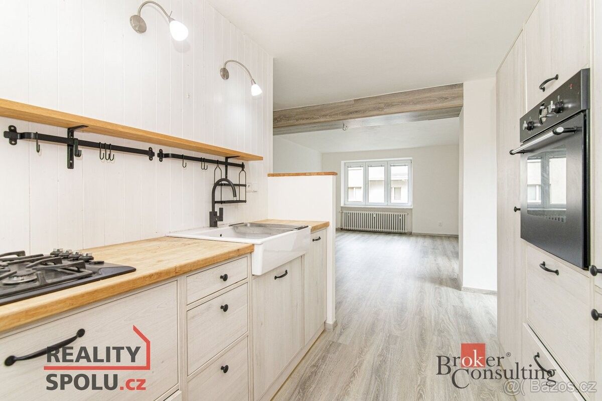 Byty, Ostrava, 700 30